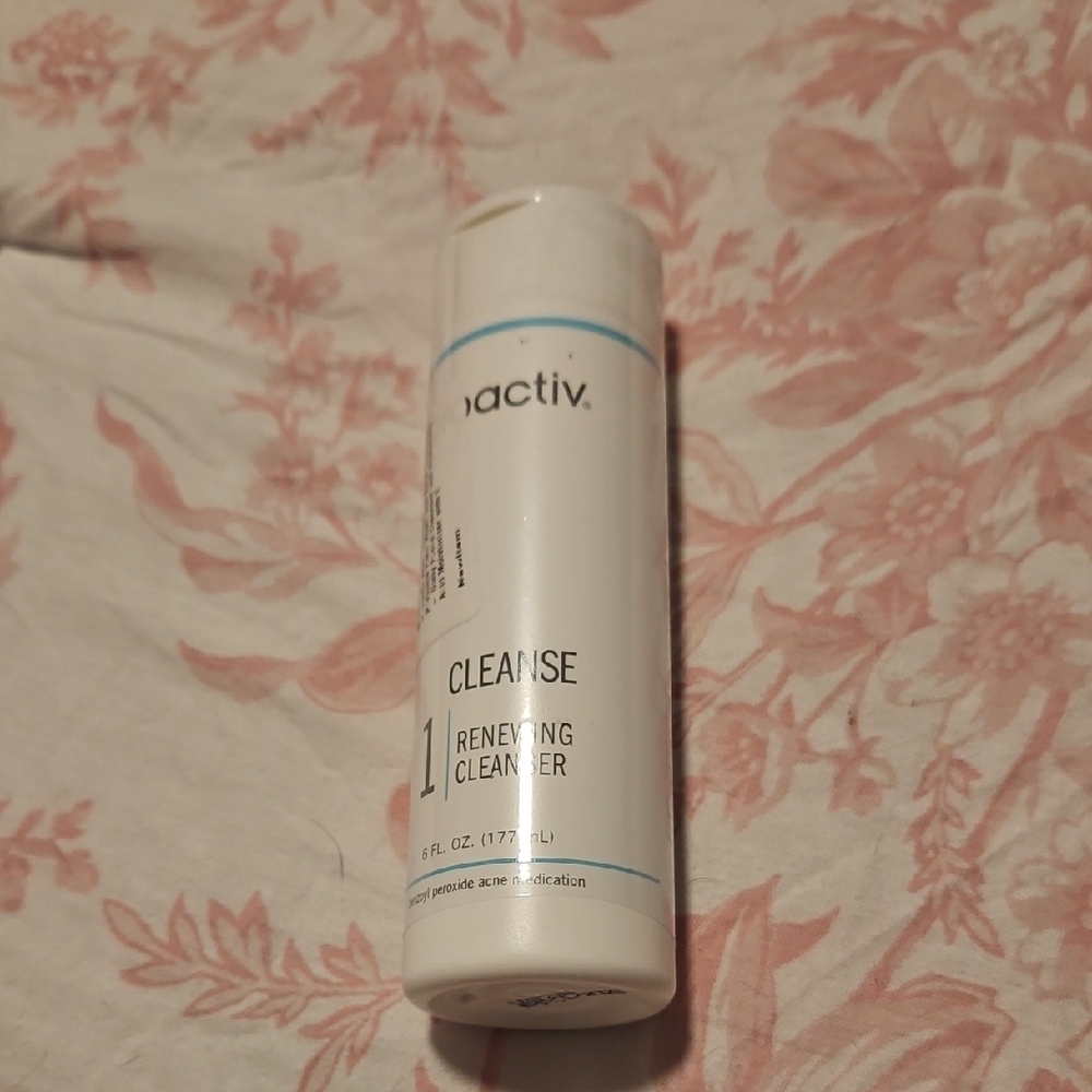 Proactiv Cleanse Renewing Cleanser - White